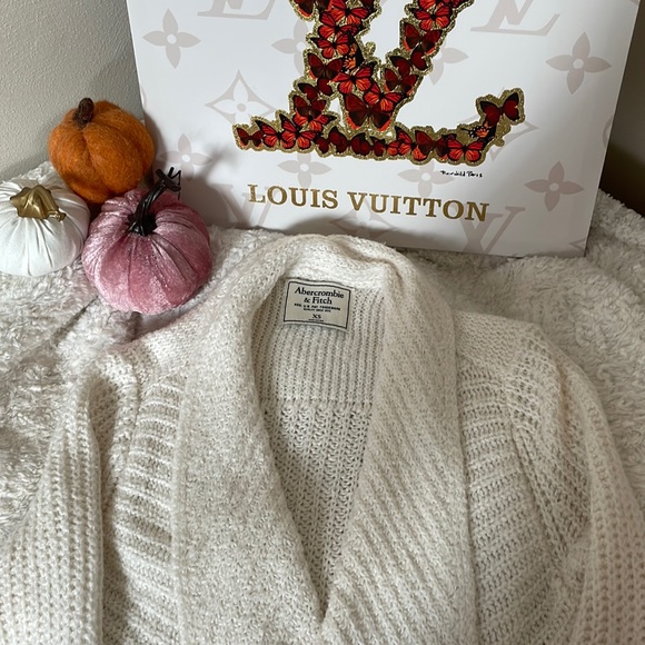 Abercrombie & Fitch Sweaters - Abercrombie & Fitch Cardigan